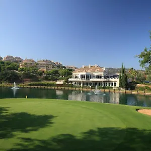 Elviria Hills Living Апарт-отель Марбелья
